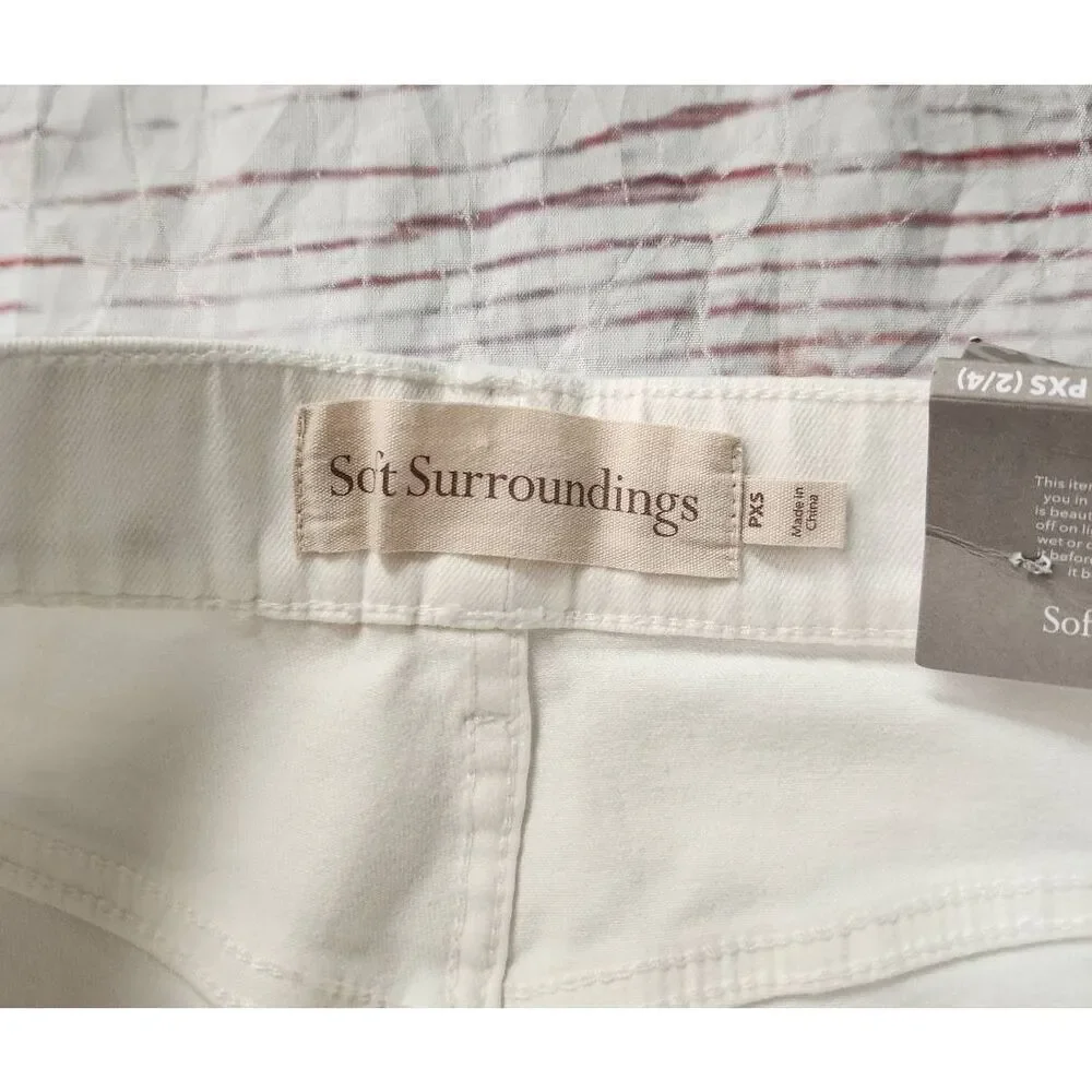 Soft Surrounding White Jeans with Blue Floral Embroidery Size XS‎ Petite NWT